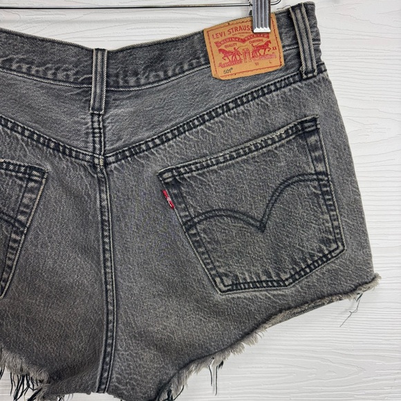Levi’s 501 Button Fly Cut Off gray Black Aged Grunge Jean Denim Shorts W 30 - Picture 5 of 7
